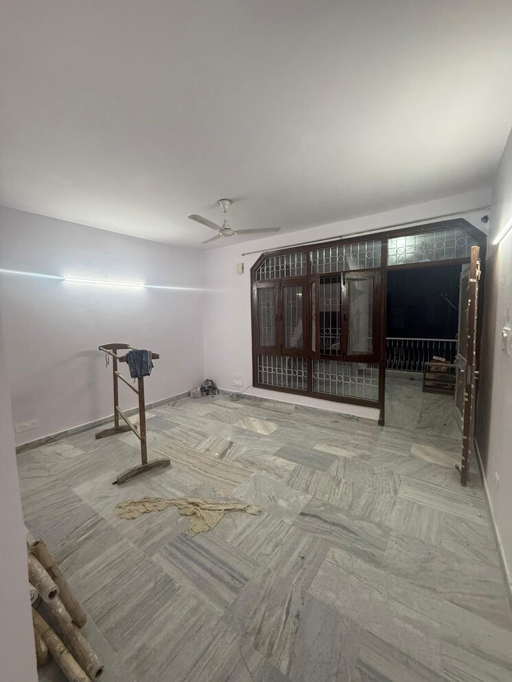 Room, kalkaji 2 Bedroom 1000 Sq.Ft. Builder Floor In Kalkaji Delhi 8860136