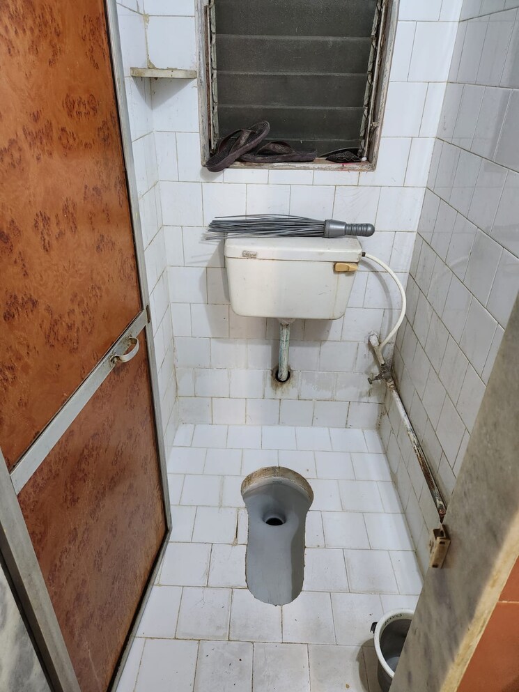 Bathroom, shree-laxmi-park-1 2 Bedroom 900 Sq.Ft. Apartment In Vartak Nagar Thane 8860142