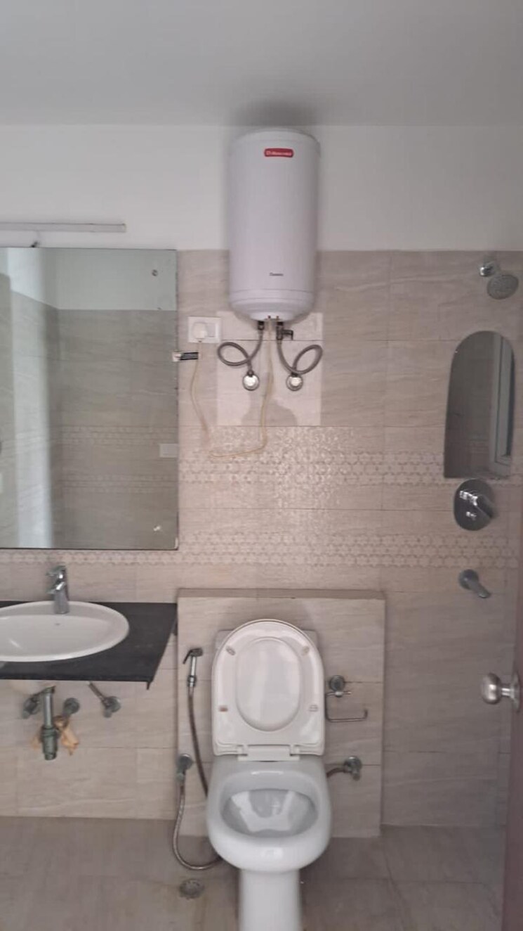 Bathroom, raheja-vedaanta 2 Bedroom 1432 Sq.Ft. Apartment In Sector 108 Gurgaon 8860139