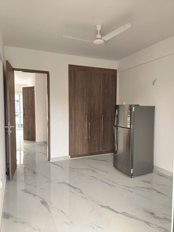 Room in 3 BHK Builder Floor at Smart World Gems, Sector 89 – for Sale
