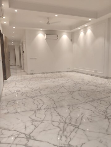 Room in 4 BHK Builder Floor at Greater Kailash ii – for Rent