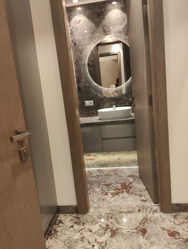 Bathroom, greater kailash ii 4 Bedroom 3000 Sq.Ft. Builder Floor In Greater Kailash ii Delhi 8860176