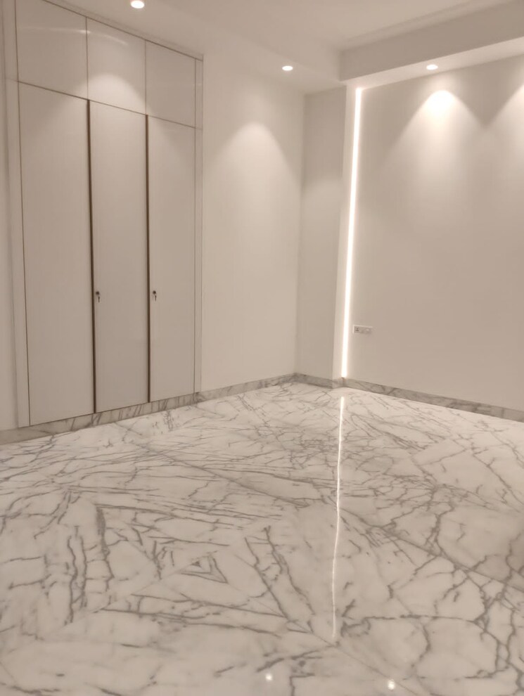 Room, greater kailash ii 4 Bedroom 3000 Sq.Ft. Builder Floor In Greater Kailash ii Delhi 8860176