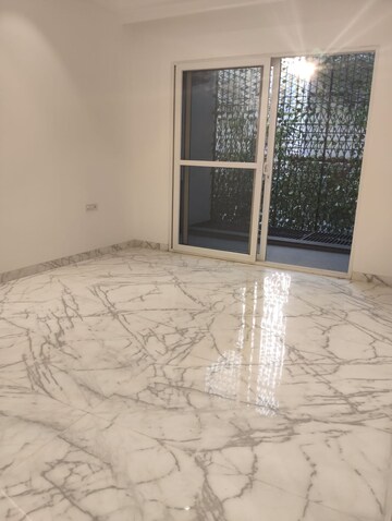 Room in 4 BHK Builder Floor at Greater Kailash ii – for Rent