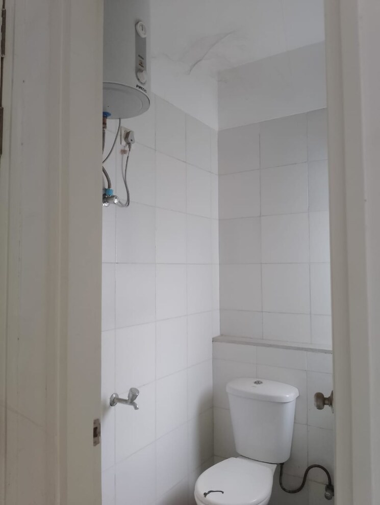 Bathroom, ireo-skyon 4 Bedroom 2791 Sq.Ft. Apartment In Sector 60 Gurgaon 8860031