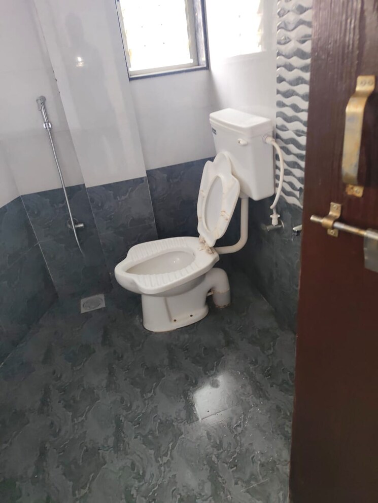 Bathroom, erandwane 1 RK 400 Sq.Ft. Apartment In Erandwane Pune 8860200