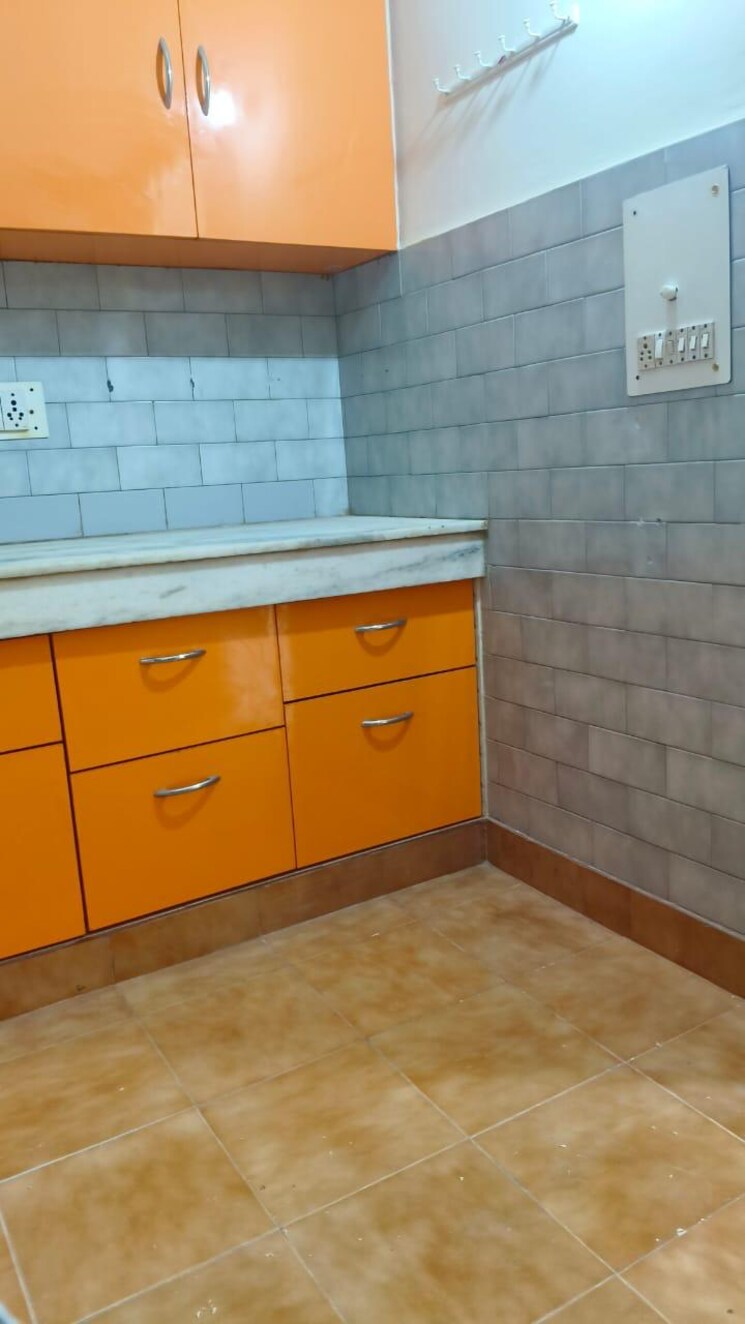 Kitchen, chittaranjan park 2 Bedroom 1300 Sq.Ft. Builder Floor In Chittaranjan Park Delhi 8860211