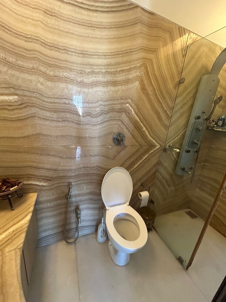 Bathroom, khar west 3 Bedroom 2500 Sq.Ft. Apartment In Khar West Mumbai 8860209