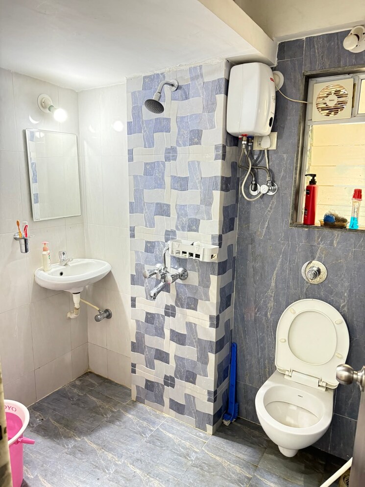 Bathroom, goregaon west Pg For Boys In Goregaon West 8860218
