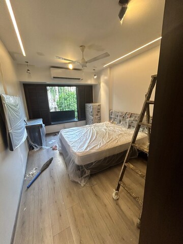 Bedroom in 3 BHK Apartment at Khar West – for Rent