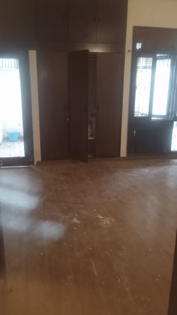 Room in 4 BHK Builder Floor at New Friends Colony – for Rent
