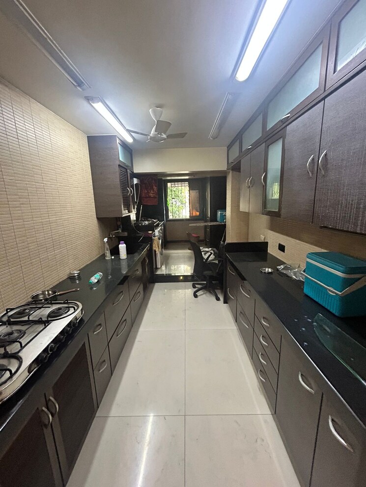 Kitchen, khar west 3 Bedroom 2500 Sq.Ft. Apartment In Khar West Mumbai 8860209