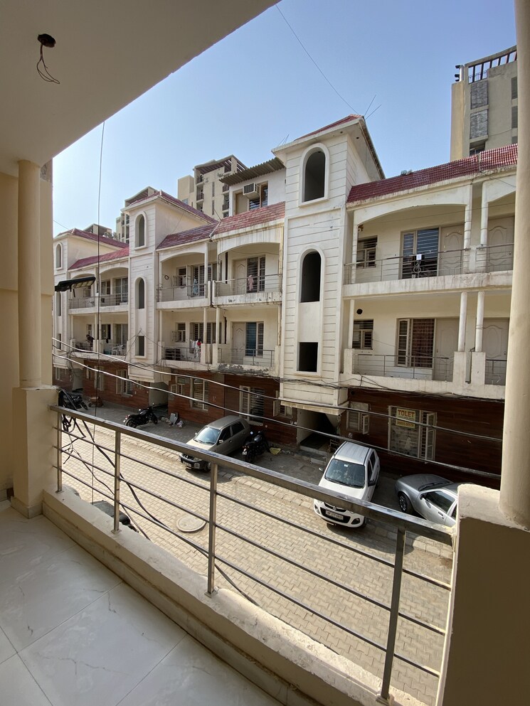 Balcony, kharar 1 Bedroom 500 Sq.Ft. Apartment In Kharar Mohali 8860184