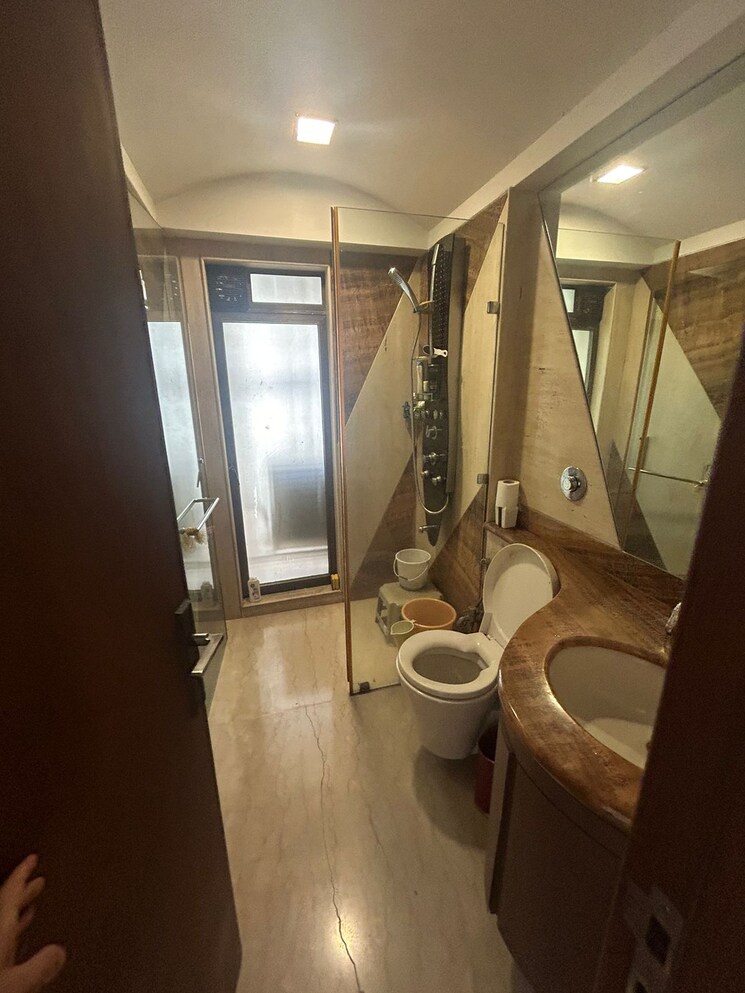 Bathroom, pr-deepak 3 Bedroom 2600 Sq.Ft. Apartment In Santacruz West Mumbai 8860257