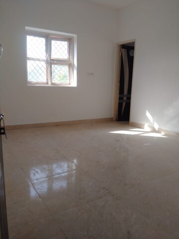 Room in 3 BHK Apartment at Vasant Kunj – for Rent