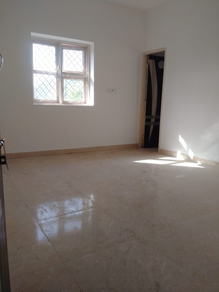 Room, vasant kunj 3 Bedroom 1500 Sq.Ft. Apartment In Vasant Kunj Delhi 8860291