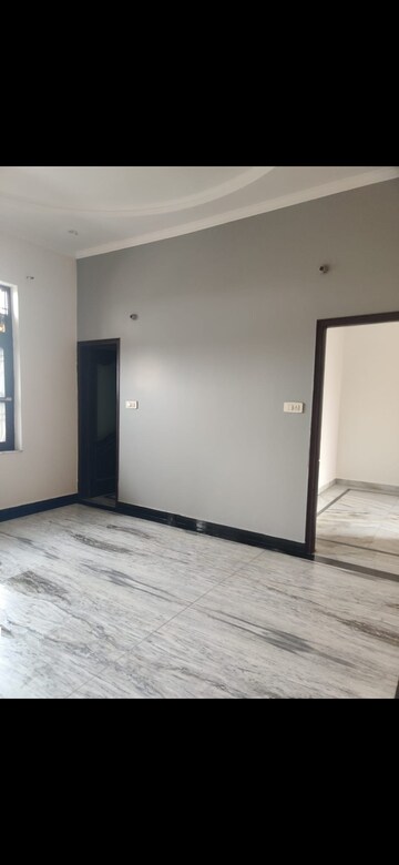 Room in 2.5 BHK Builder Floor at Sector 12 – for Rent