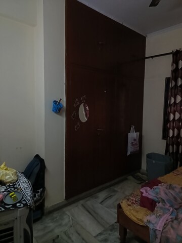 Furnished Amenities in 2 BHK Apartment at Amrapali Royal, Vaibhav Khand – for Rent