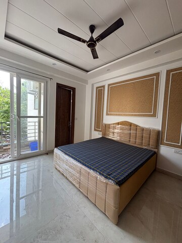 Room in 2 BHK Builder Floor at Sector 31 – for Rent
