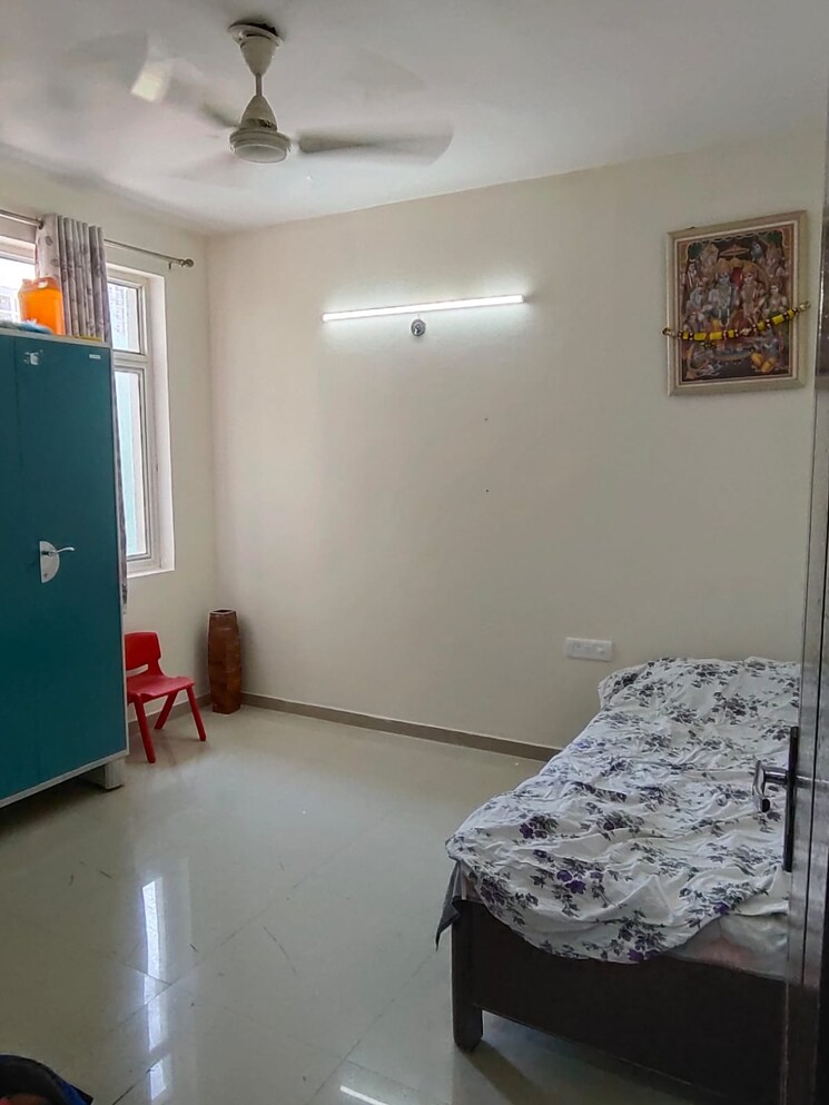 Room, gomti nagar 3 Bedroom 1800 Sq.Ft. Apartment In Gomti Nagar Lucknow 8860313