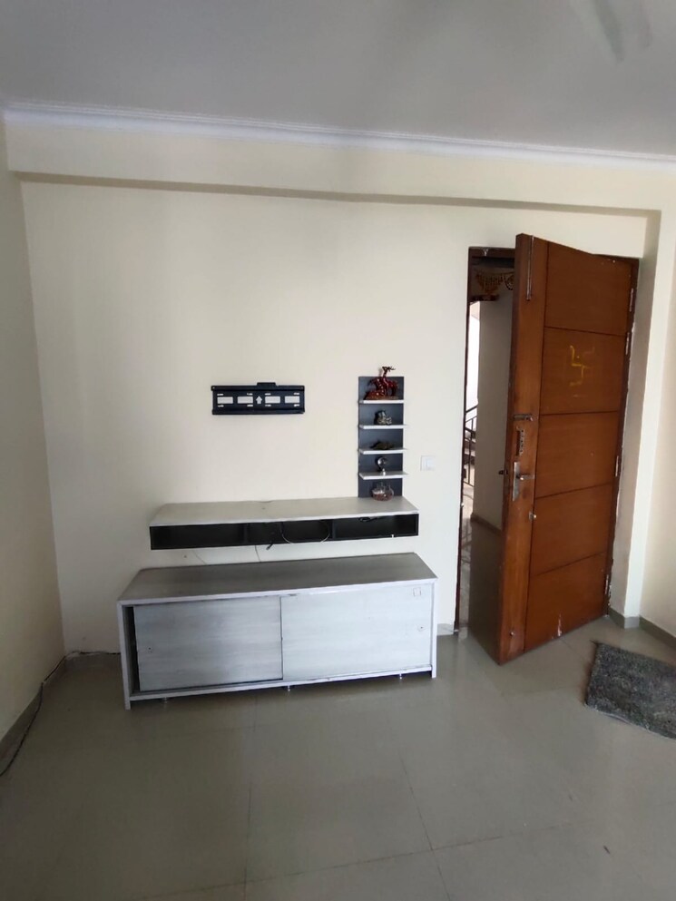 undefined, gomti nagar 3 Bedroom 1800 Sq.Ft. Apartment In Gomti Nagar Lucknow 8860313