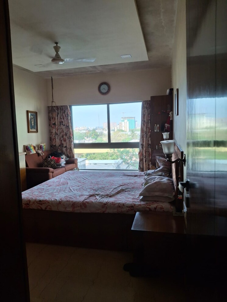 Bedroom, man-shanti-sadan 3 Bedroom 1100 Sq.Ft. Apartment In Bandra West Mumbai 8860320