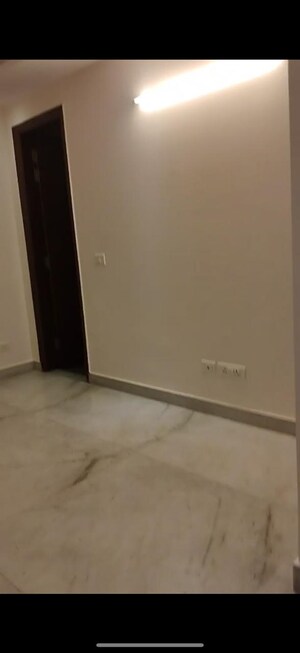 Room in 3 BHK Builder Floor at Chittaranjan Park – for Sale