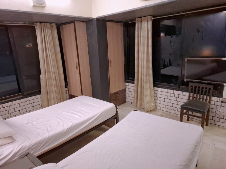 Bedroom, andheri east Pg For Boys In Andheri East 8860327