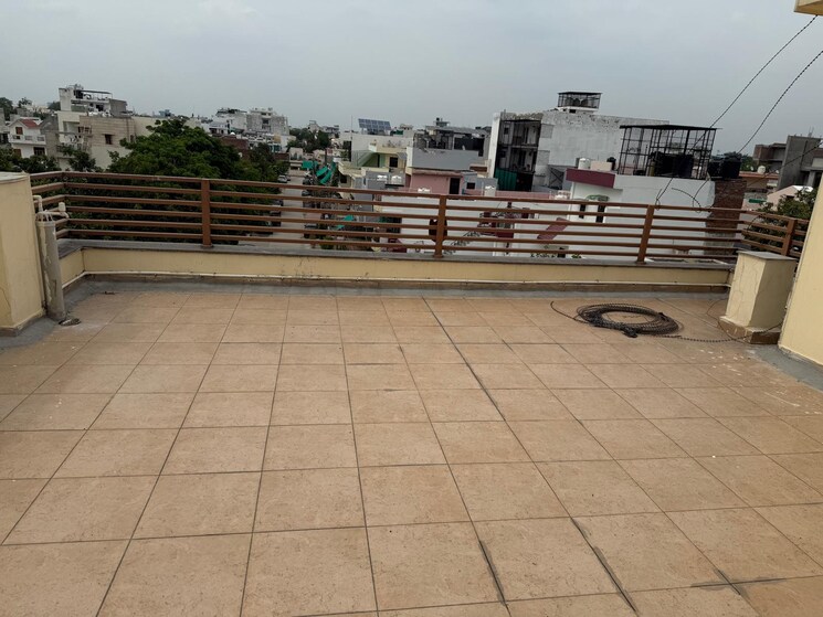  Parking, dwarka-complex 3 Bedroom 350 Sq.Ft. Independent House In Sector 16 Faridabad 8860360