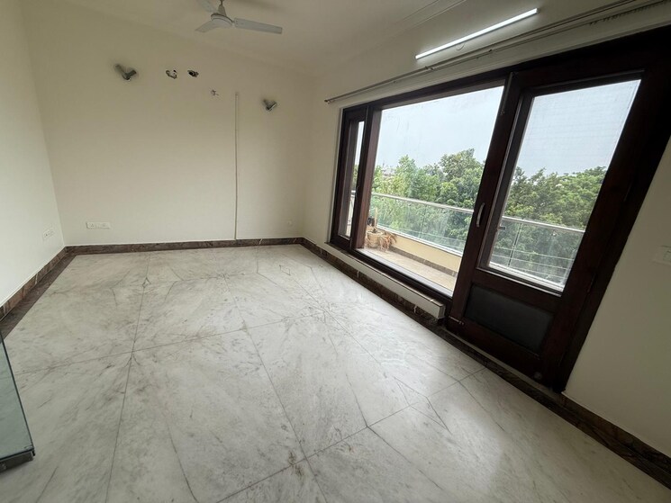 Room, dwarka-complex 3 Bedroom 350 Sq.Ft. Independent House In Sector 16 Faridabad 8860360