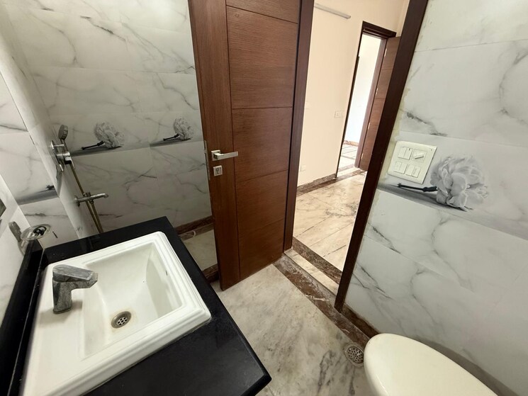 Bathroom, dwarka-complex 3 Bedroom 350 Sq.Ft. Independent House In Sector 16 Faridabad 8860360