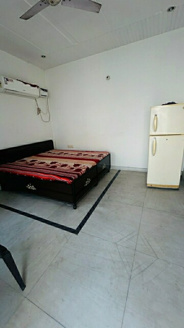 2 BHK Apartment For Rent in Model Gram