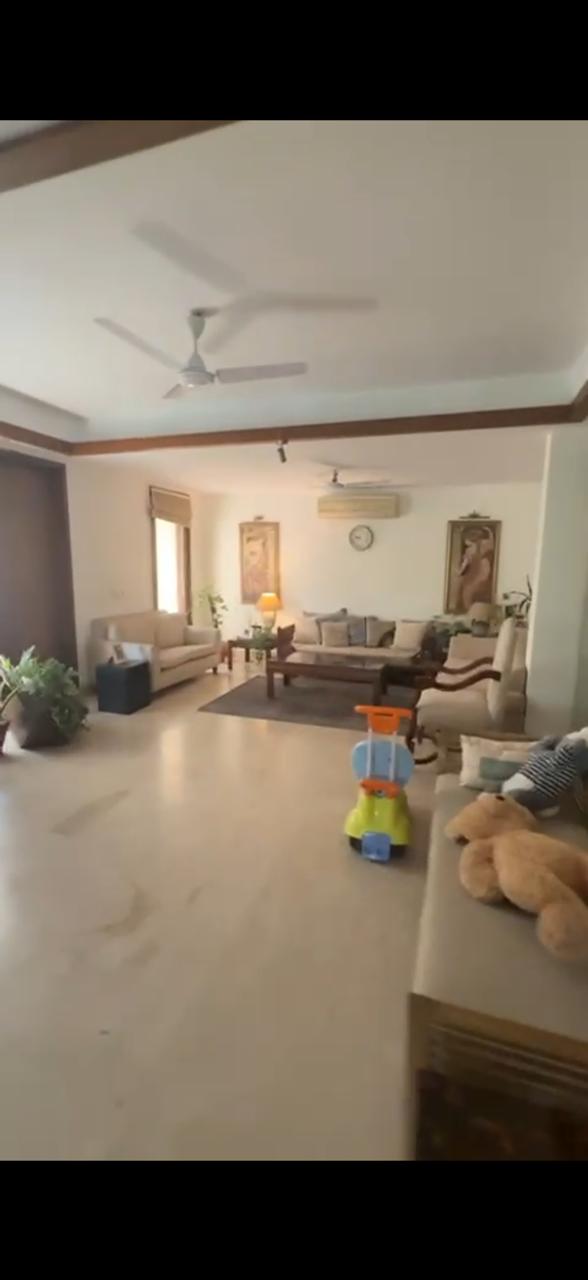 4 BHK + Servant Room,Extra Room Builder Floor For Rent in Maharani Bagh 