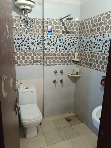 Bathroom in 2.5 BHK Villa at Sector 21 – for Rent