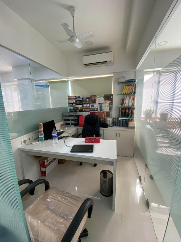 Team Area, worli Commercial Office Space 890 Sq.Ft. In Worli Mumbai 8860367