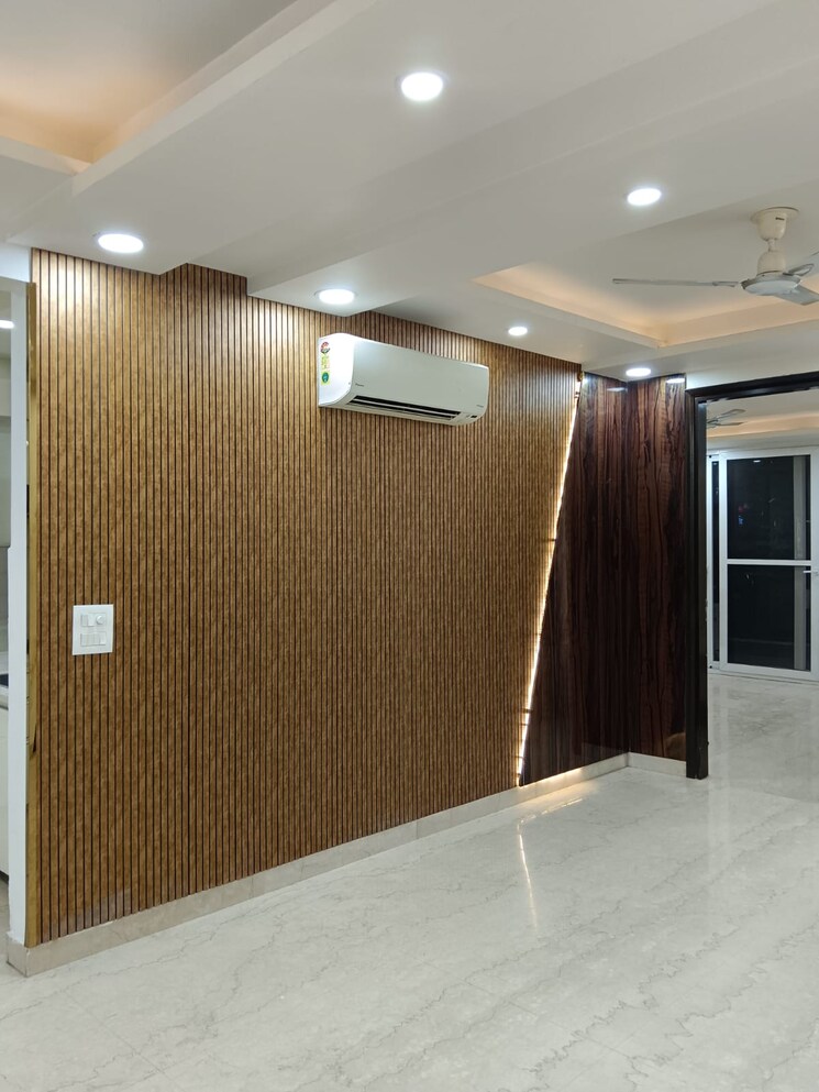 Room, dlf-building-10 3 Bedroom 215 Sq.Yd. Builder Floor In Dlf Phase ii Gurgaon 8860407