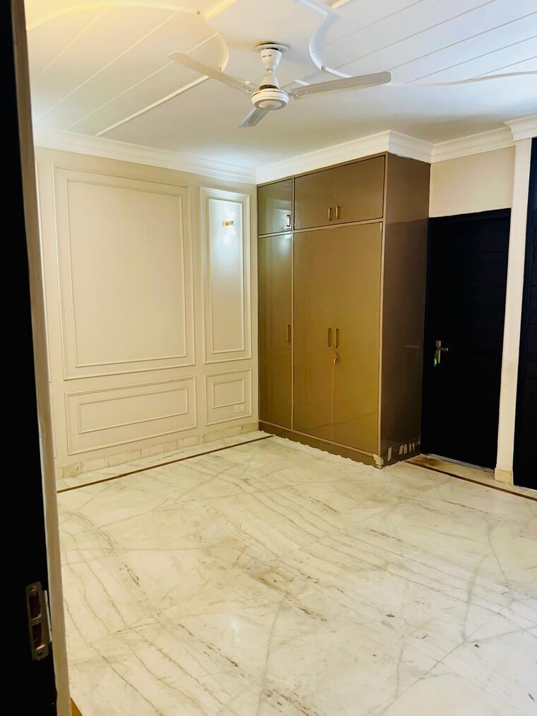 Room, greater kailash i 3 Bedroom 1900 Sq.Ft. Builder Floor In Greater Kailash I Delhi 8860416