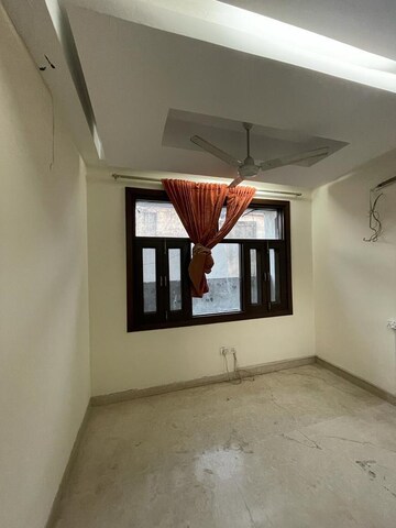 Room in 3 BHK Builder Floor at Hauz Khas – for Rent