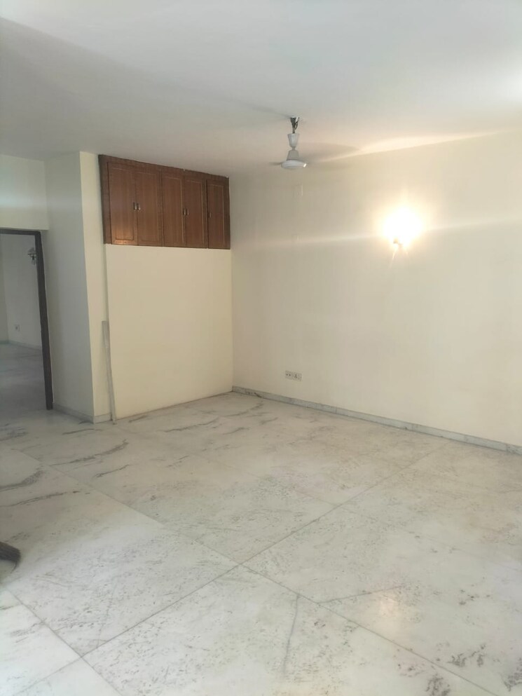 Room, greater kailash i 3 Bedroom 2000 Sq.Ft. Builder Floor In Greater Kailash I Delhi 8860518