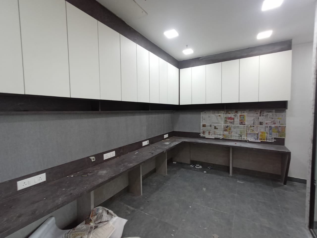 Office Space For Rent in Mani Casadona