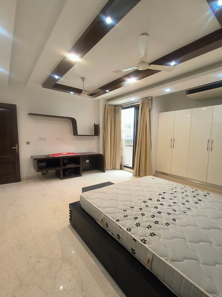 Bedroom, defence colony 3 Bedroom 2800 Sq.Ft. Builder Floor In Defence Colony Delhi 8860637