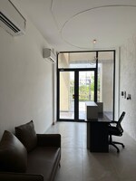 672 Sq.Ft. Showroom in Down Town