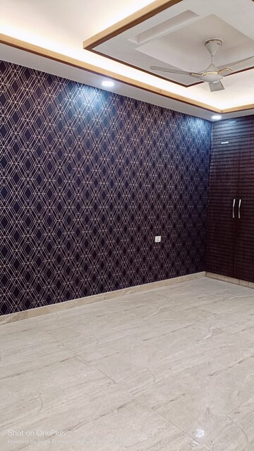 Balcony in 3 BHK Builder Floor at Sector 37 – for Rent