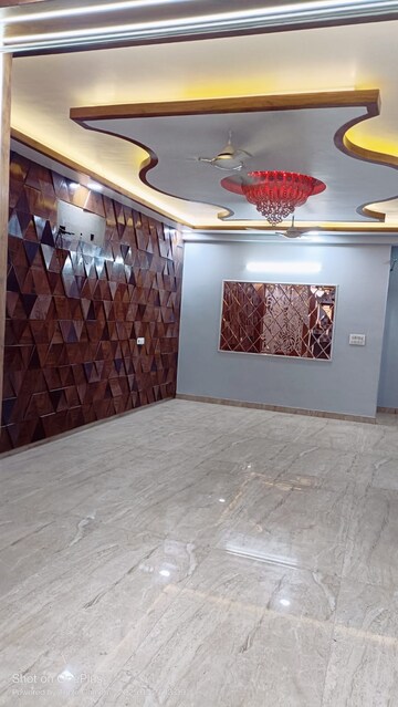 Bedroom in 3 BHK Builder Floor at Sector 37 – for Rent