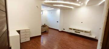 Room in 3 BHK Independent House at Sector 37 – for Sale