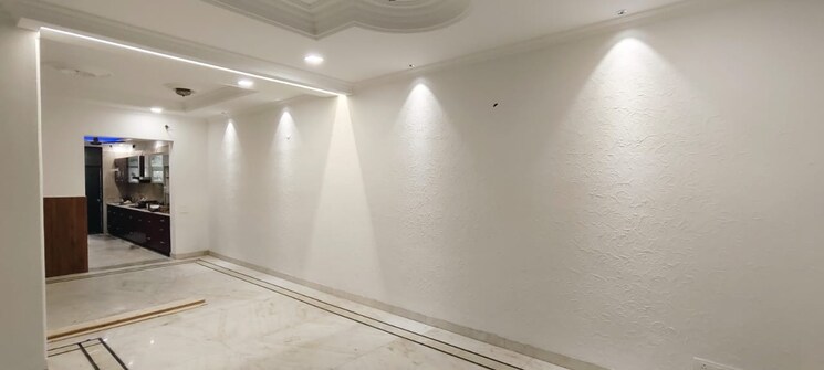 Room, sector 37 3 Bedroom 3000 Sq.Ft. Independent House In Sector 37 Chandigarh 8860689