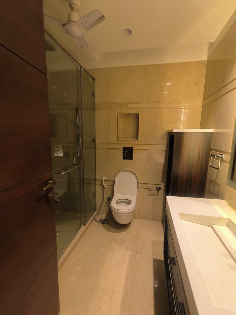 Bathroom, greater kailash ii 3 Bedroom 2200 Sq.Ft. Builder Floor In Greater Kailash ii Delhi 8860715