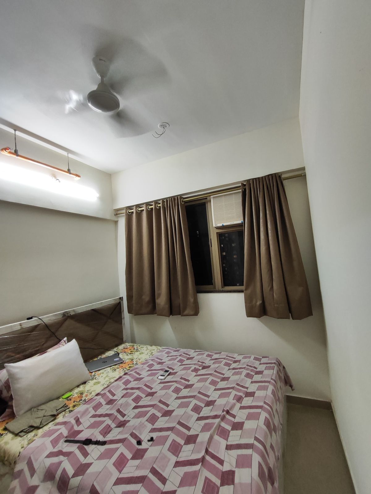 2 BHK + Servant Room Apartment For Sale in Satellite Tower