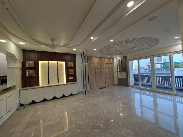  Parking, rajouri garden 3 Bedroom 200 Sq.Yd. Builder Floor In Rajouri Garden Delhi 8860732