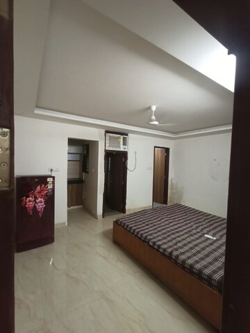 Room in 1 BHK Builder Floor at Sushant Lok I – for Rent